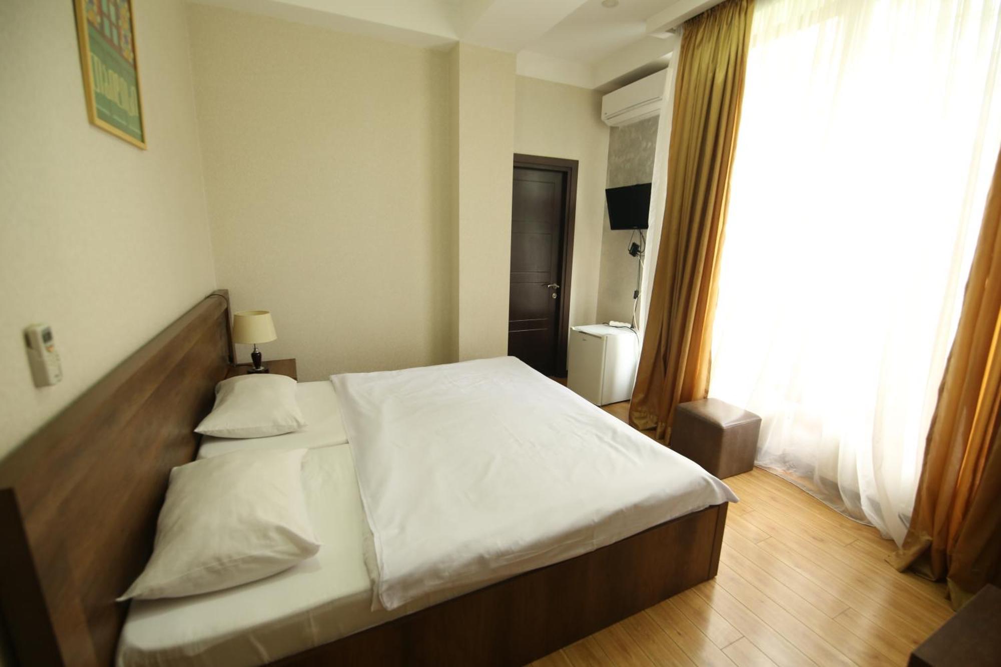 Dream Sky Hotel Tbilisi Esterno foto