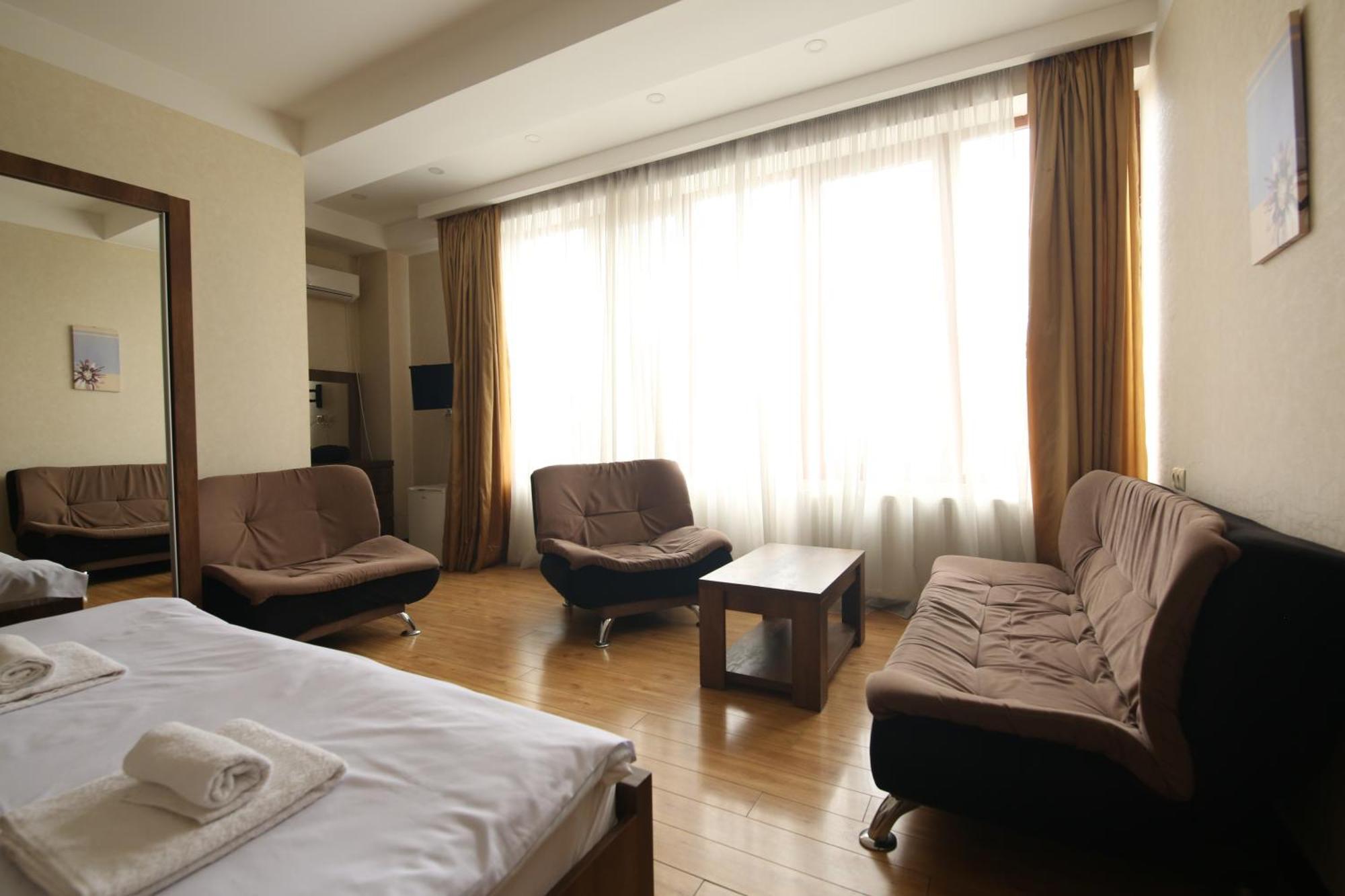 Dream Sky Hotel Tbilisi Esterno foto