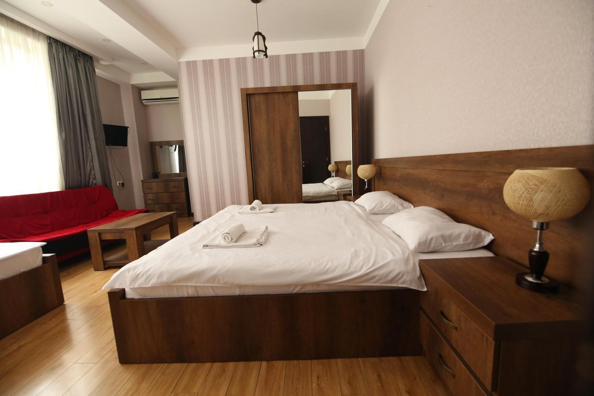 Dream Sky Hotel Tbilisi Esterno foto